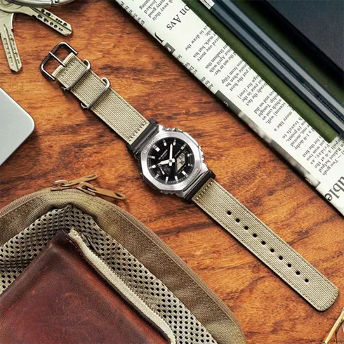 GM-2100C-5AER CASIO G-SHOCK muški ručni sat