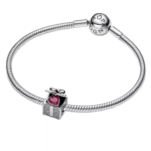 793603C01 PANDORA Sparkling Gift Box privezak