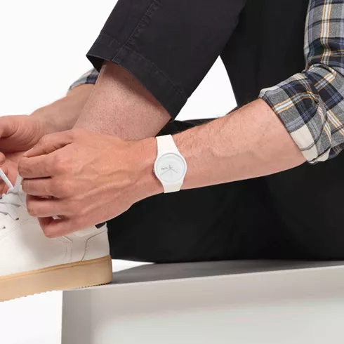 SO29W704-S14 SWATCH White Rebel unisex sat