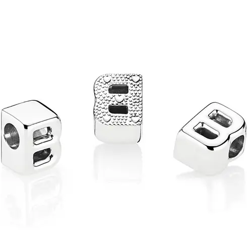 797456 PANDORA Moments Slovo B privezak