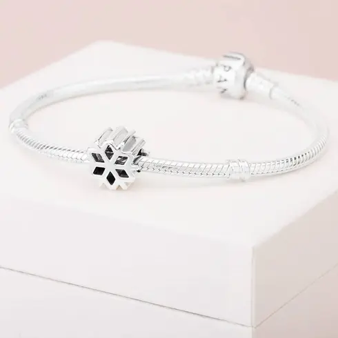 798469C00 PANDORA Polished Snowflake privezak