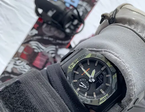 GA-2100SU-1AER CASIO G-Shock Carbon Core muški ručni sat