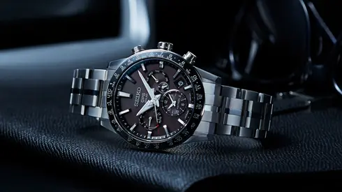 SSH011J1  SEIKO Astron Solar Titanium muški ručni sat