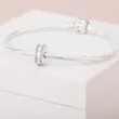 798422C01 PANDORA Double Lined Pavé Clip privezak